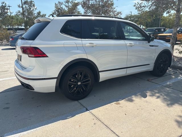 Used 2022 Volkswagen Tiguan SE R-Line image 3