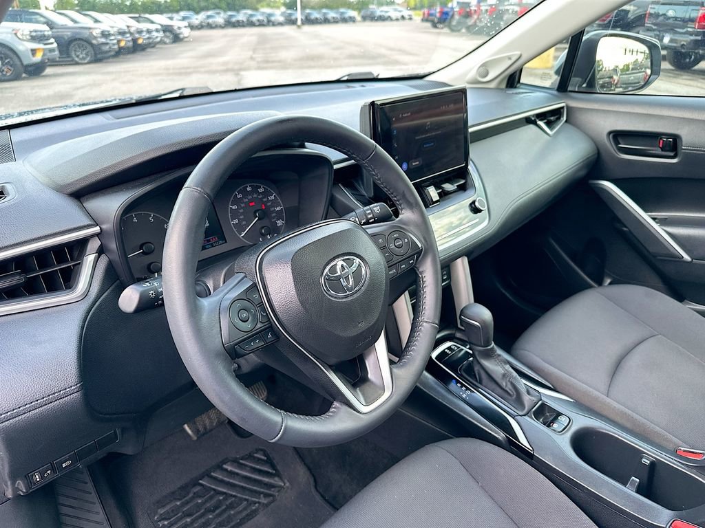 Used 2024 Toyota Corolla Cross LE w/ Moonroof Package AWD/4WD image 10