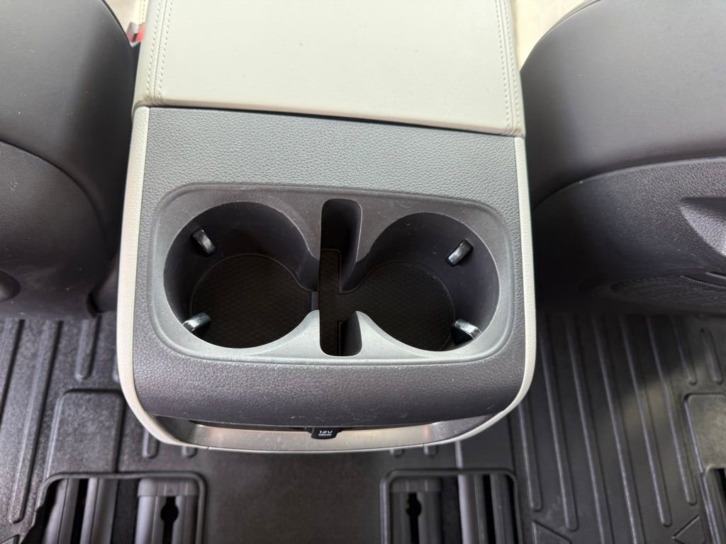 Used 2024 Kia Carnival LX FWD image 32