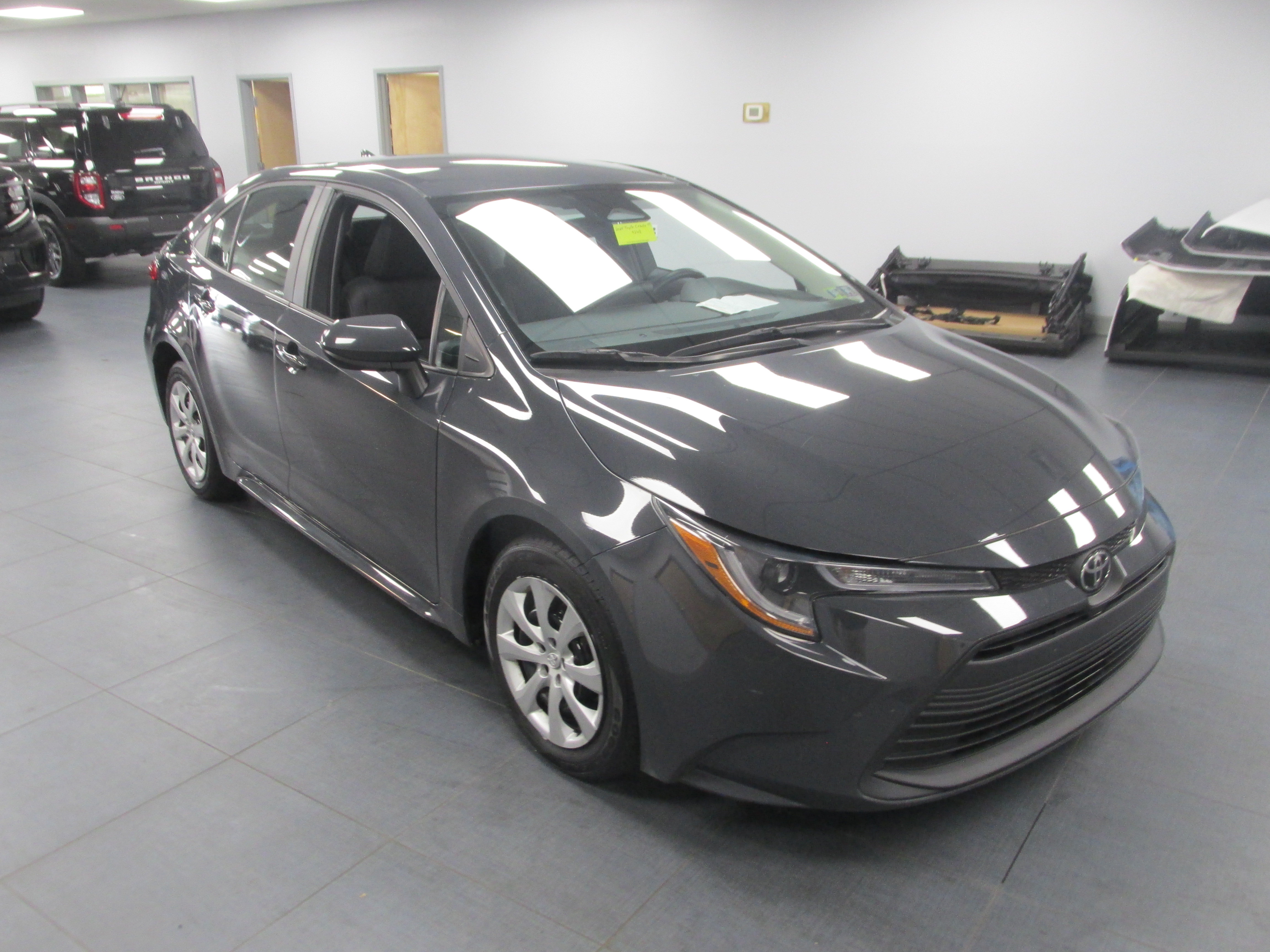 Used 2025 Toyota Corolla LE FWD image 3