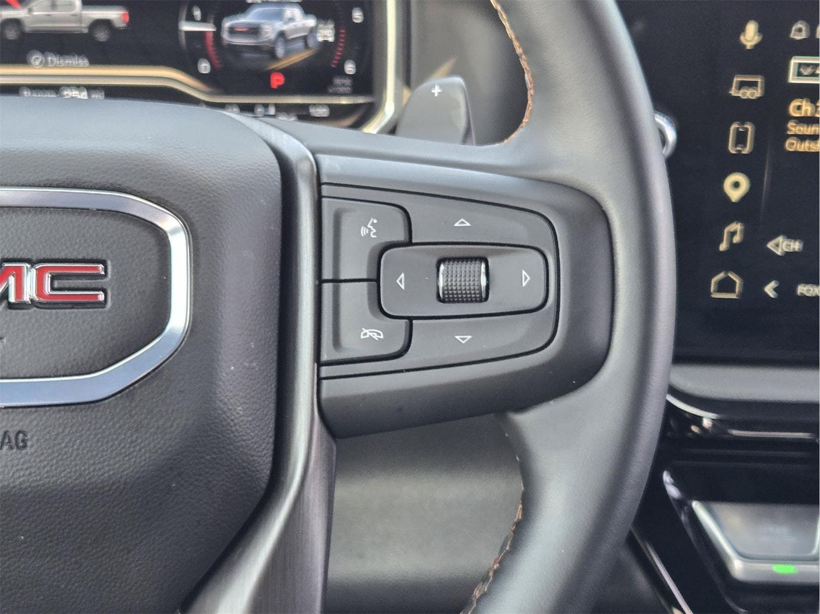 Used 2025 GMC Sierra 1500 AT4 w/ AT4 Premium Package AWD/4WD image 29