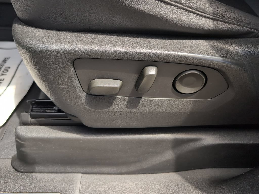 Used 2023 Chevrolet Tahoe LT RWD image 9
