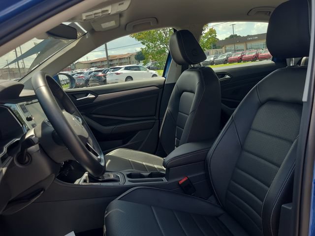 Used 2023 Volkswagen Jetta SE FWD image 11