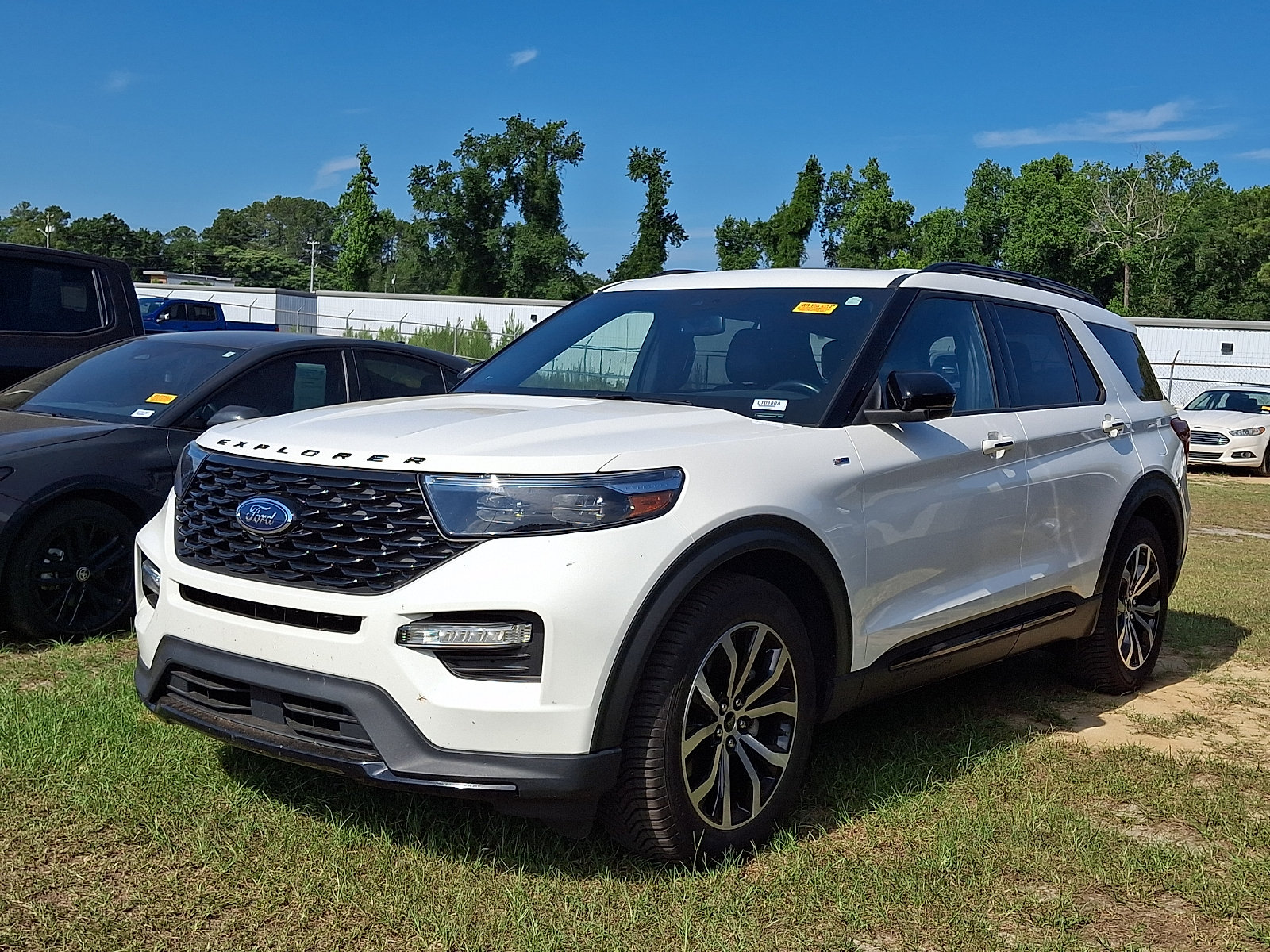 Certified 2022 Ford Explorer ST-Line w/ Class IV Trailer Tow Package RWD image 3
