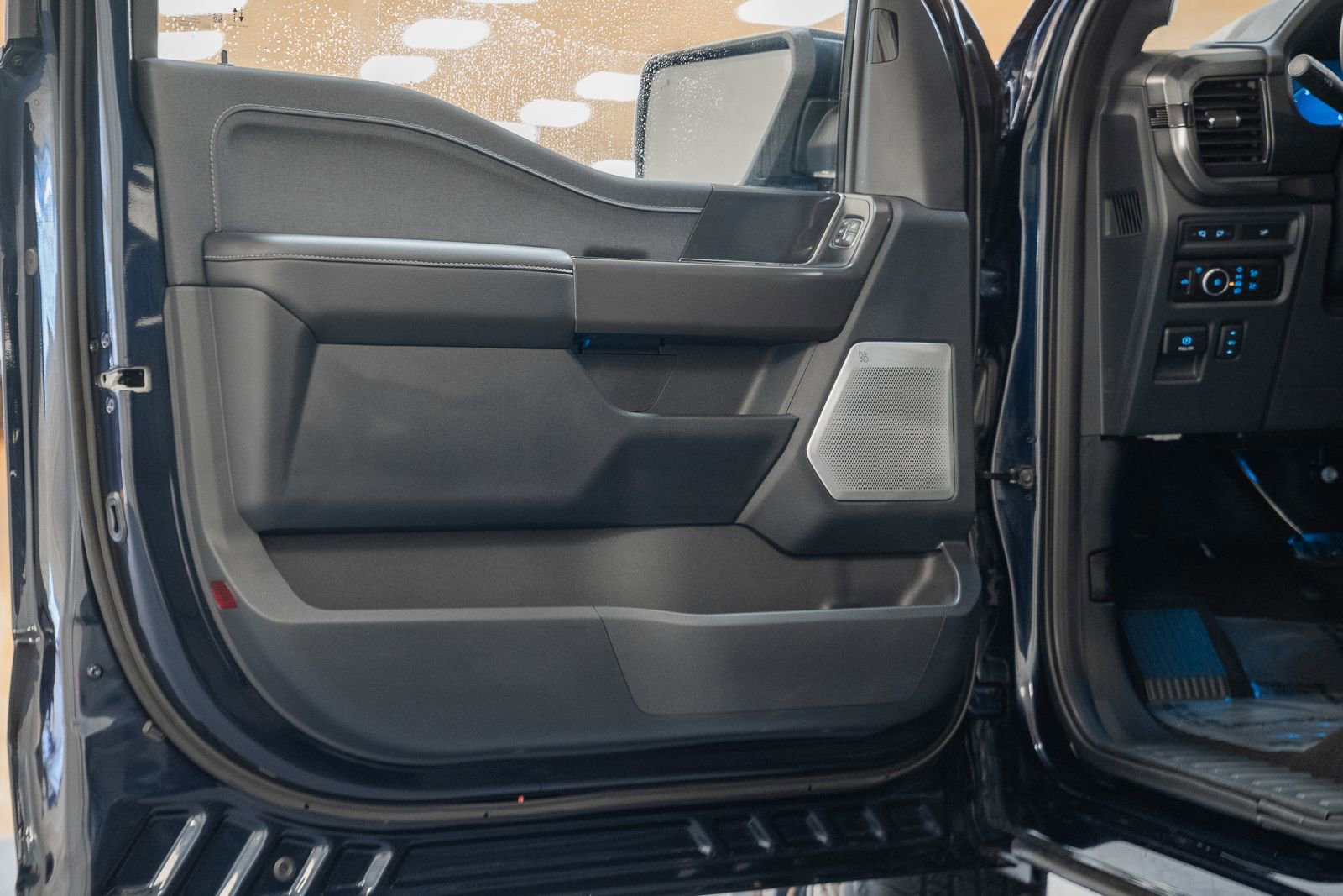 Certified 2024 Ford F150 Lariat w/ Equipment Group 502A High image 44