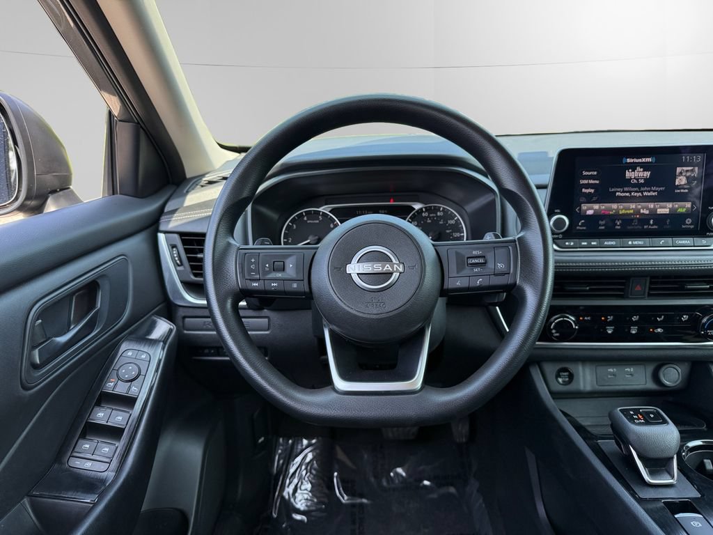 Used 2024 Nissan Rogue S FWD image 12
