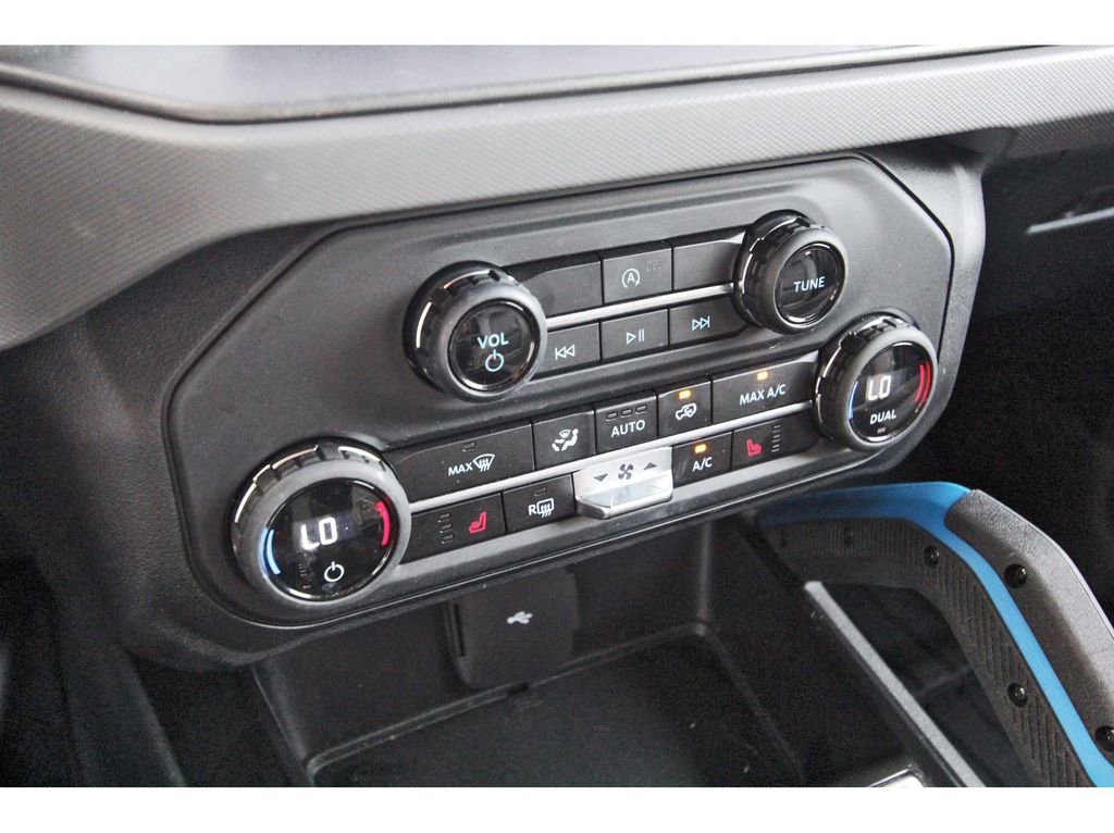 Certified 2024 Ford Bronco Black Diamond AWD/4WD image 25