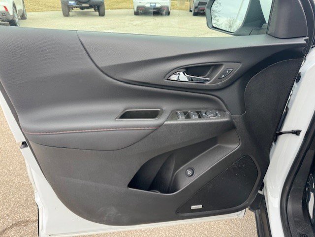 Used 2023 Chevrolet Equinox RS w/ RS Leather Package image 11