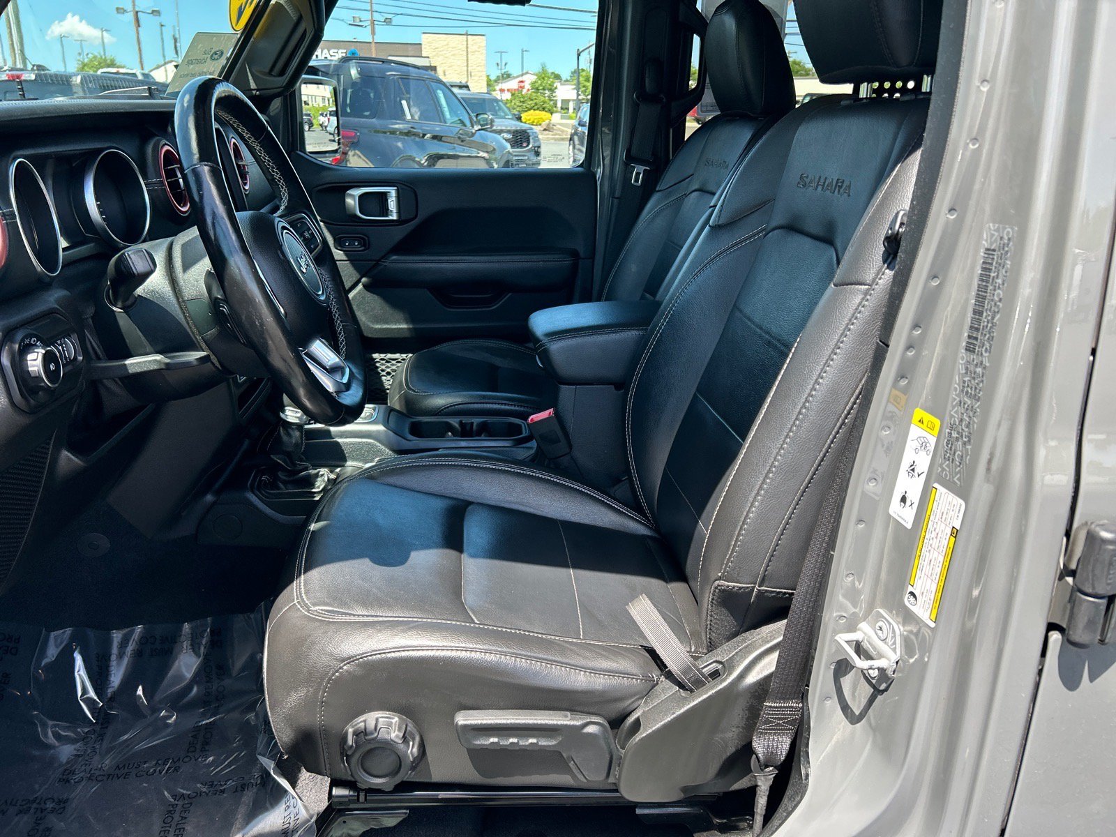 Used 2020 Jeep Wrangler Unlimited Sahara AWD/4WD image 6