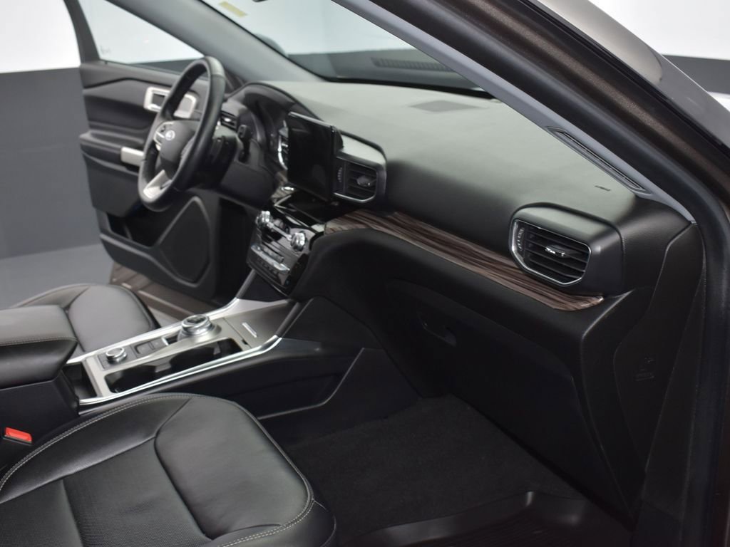 Certified 2021 Ford Explorer Limited w/ Equipment Group 301A image 18