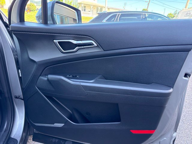 Used 2025 Kia Sportage LX AWD/4WD image 27