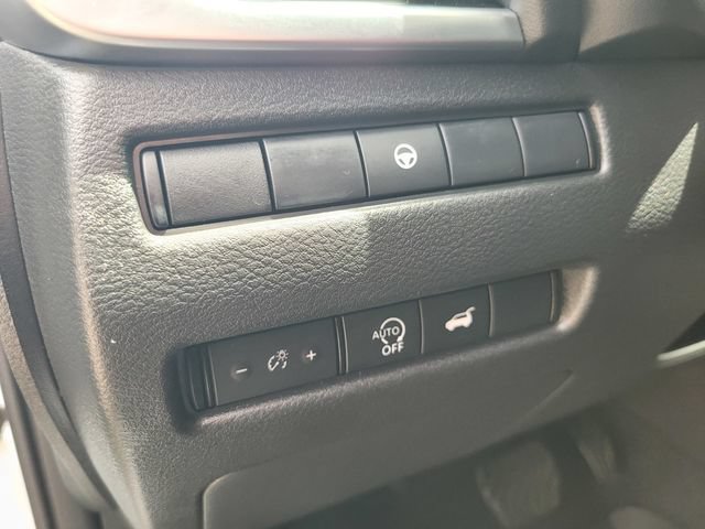 Used 2026 Nissan Rogue SV AWD/4WD image 17