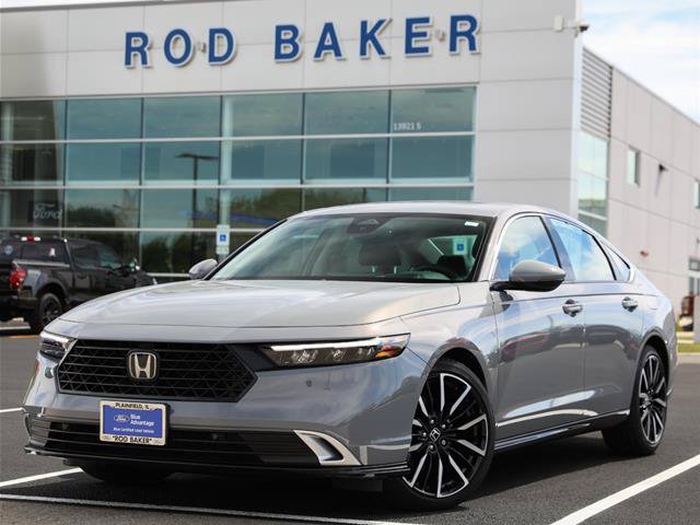Used 2025 Honda Accord Touring image 1