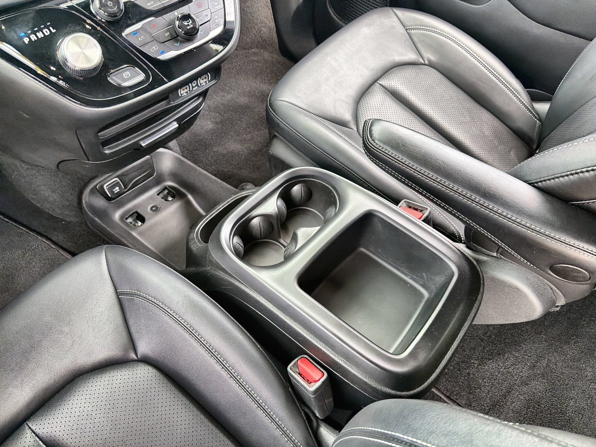 Used 2025 Chrysler Pacifica Select FWD image 20
