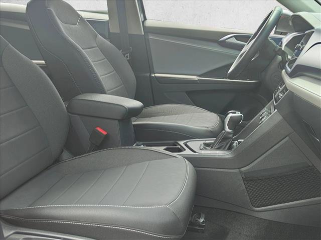 Used 2024 Volkswagen Taos SE FWD image 21