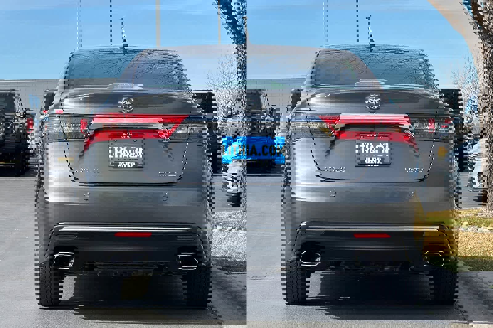 Used 2017 Toyota Avalon Limited w/ All Weather Liner Package image 7