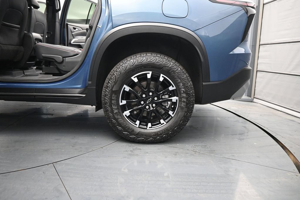 Used 2025 Chevrolet Traverse Z71 w/ Driver Confidence Package AWD/4WD image 16