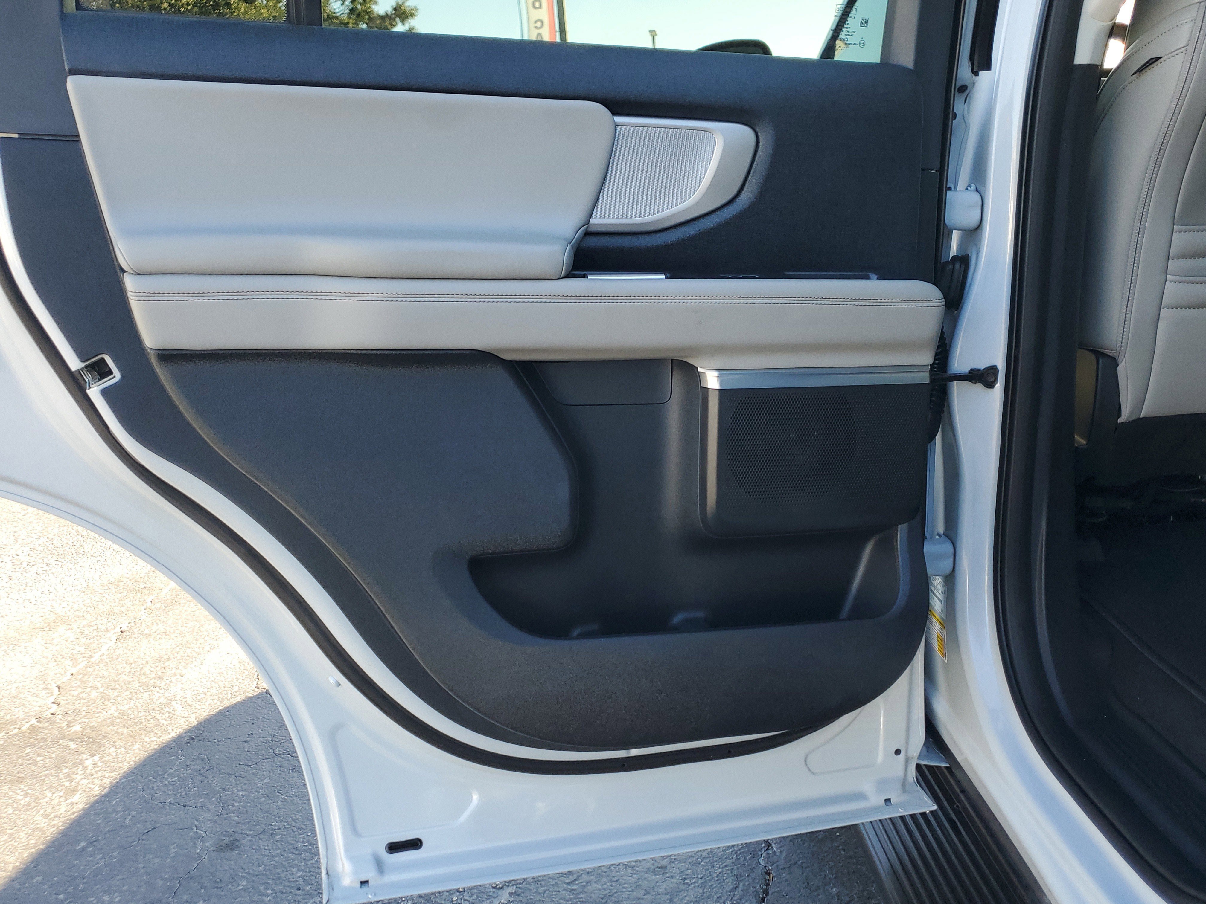 Certified 2025 Ford Expedition Active image 13