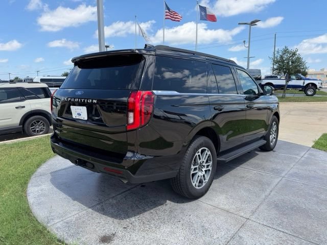 Certified 2025 Ford Expedition Active RWD image 6