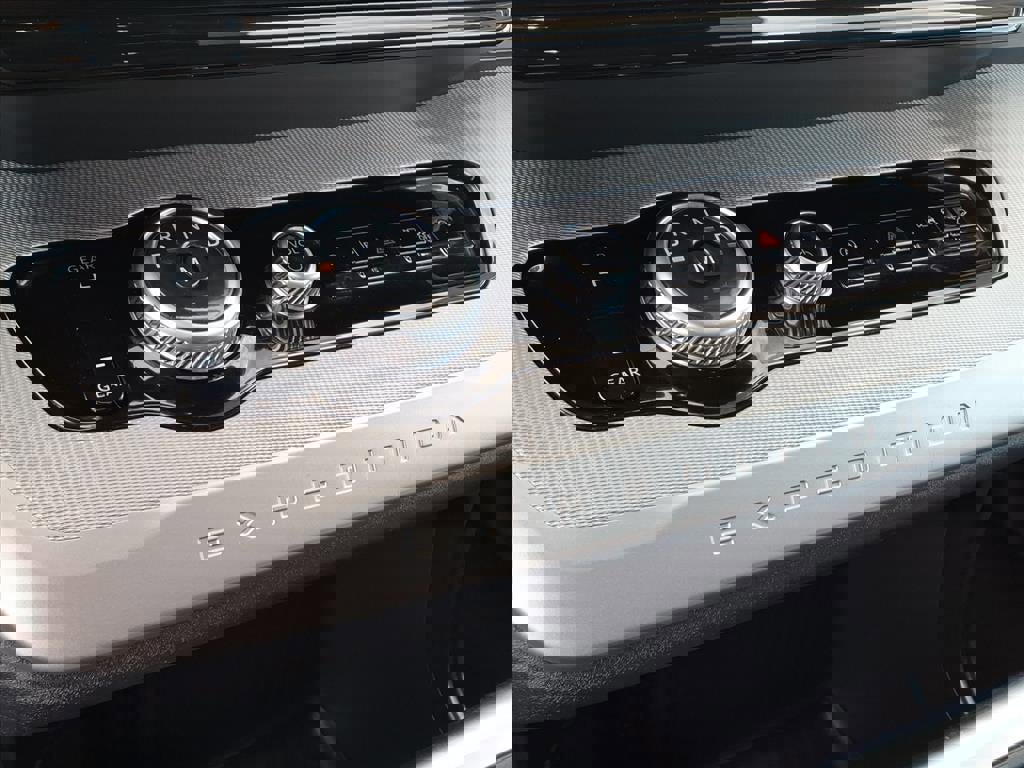 Certified 2025 Ford Expedition Active image 28