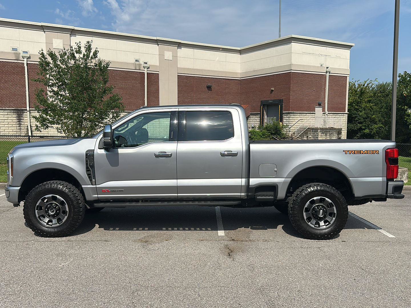 Certified 2024 Ford F250 Platinum w/ Tremor Off-Road Package AWD/4WD image 2