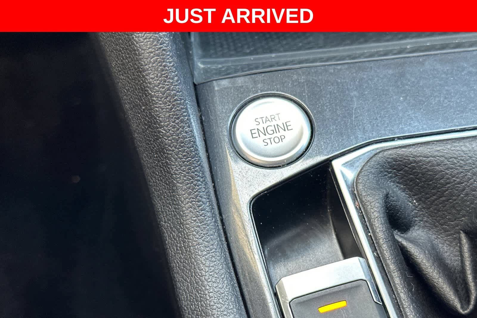 Used 2023 Volkswagen Tiguan SE AWD/4WD image 23
