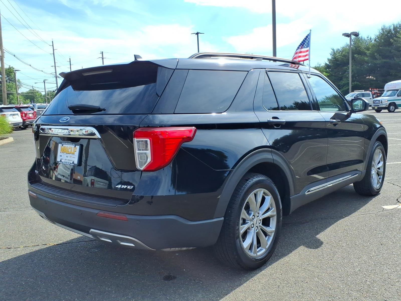 Certified 2023 Ford Explorer XLT w/ Equipment Group 202A AWD/4WD image 6