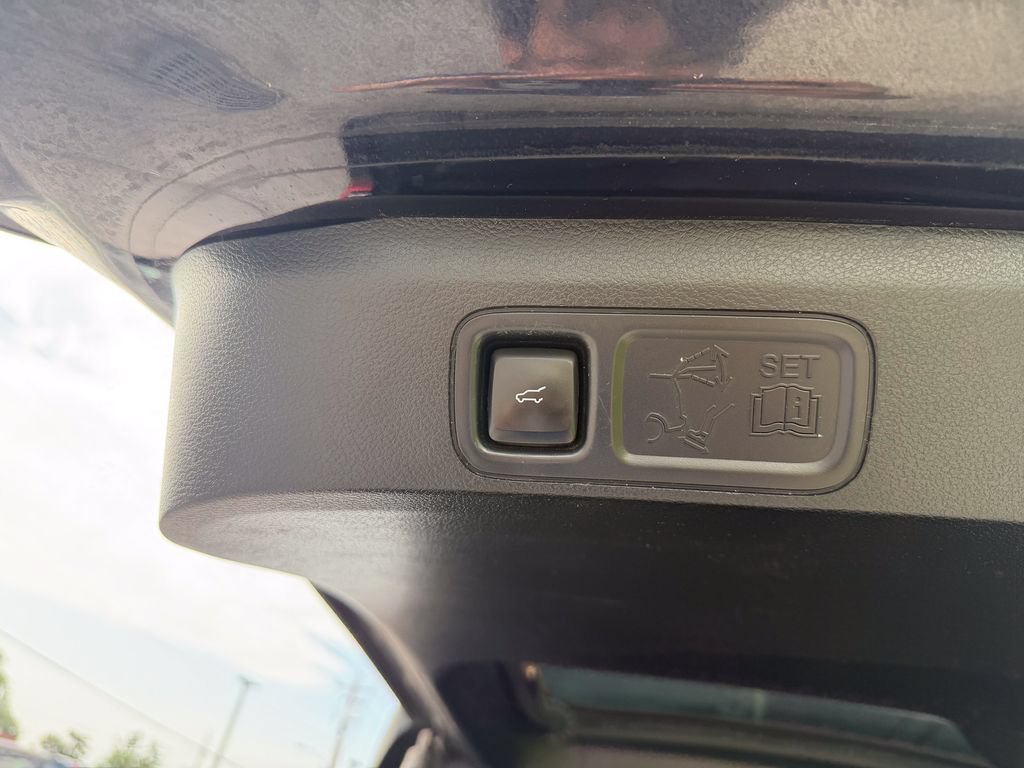Certified 2020 Ford Expedition Limited w/ Equipment Group 303A AWD/4WD image 16
