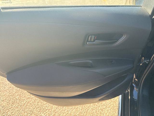 Used 2025 Toyota Corolla LE FWD image 28