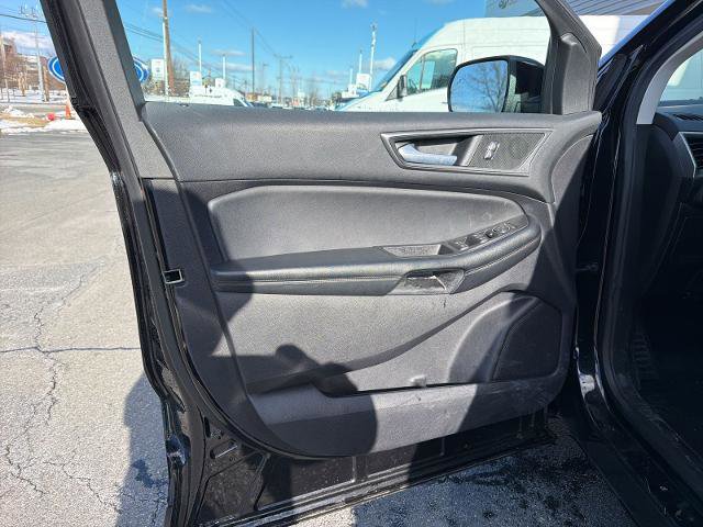 Certified 2022 Ford Edge SE w/ Black Appearance Package image 24