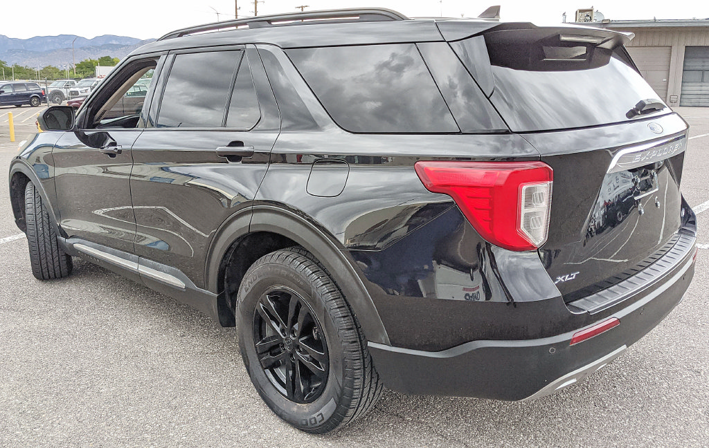 Certified 2023 Ford Explorer XLT w/ Equipment Group 202A AWD/4WD image 4