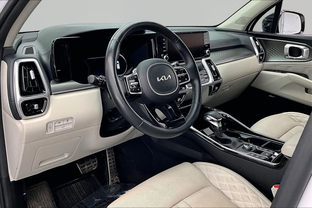 Used 2023 Kia Sorento SX AWD/4WD image 14