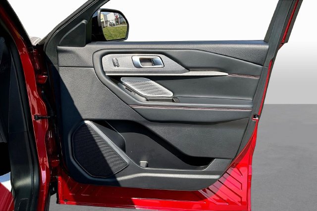 Certified 2025 Ford Explorer ST AWD/4WD image 28