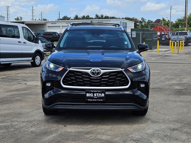 Used 2023 Toyota Highlander XLE FWD image 8