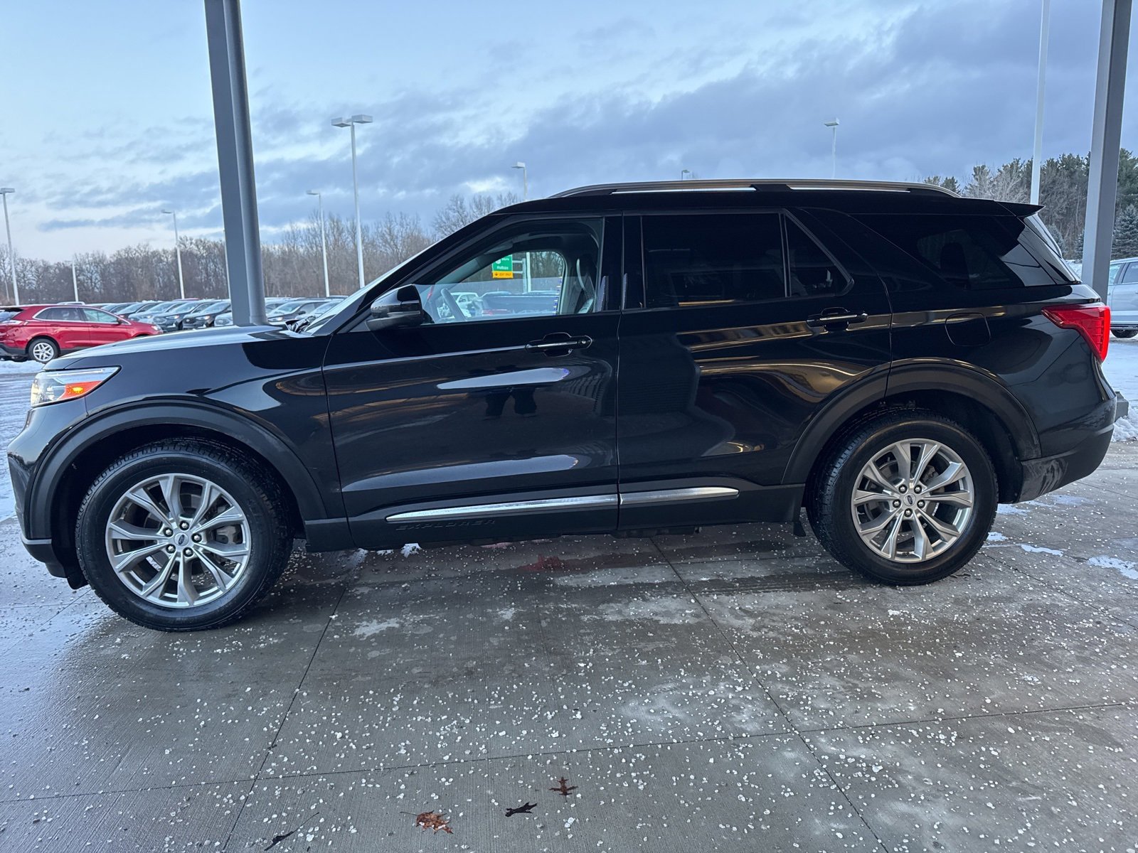 Certified 2024 Ford Explorer Limited w/ Limited Technology Package image 7