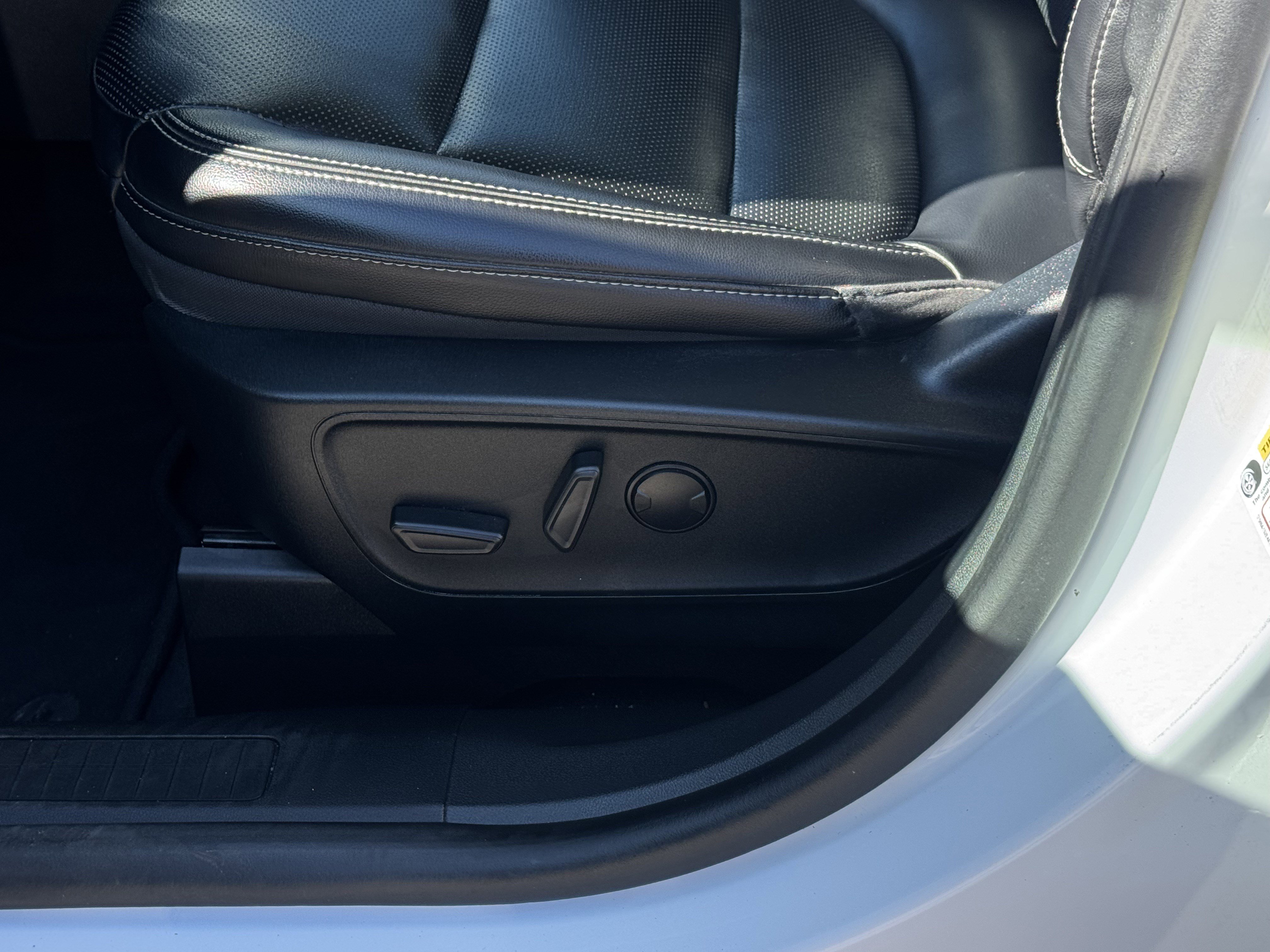 Certified 2021 Ford Escape SEL image 17