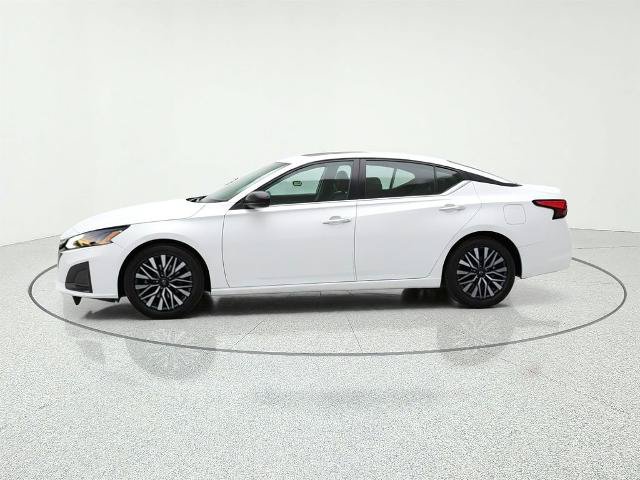 Used 2025 Nissan Altima 2.5 SV FWD image 4