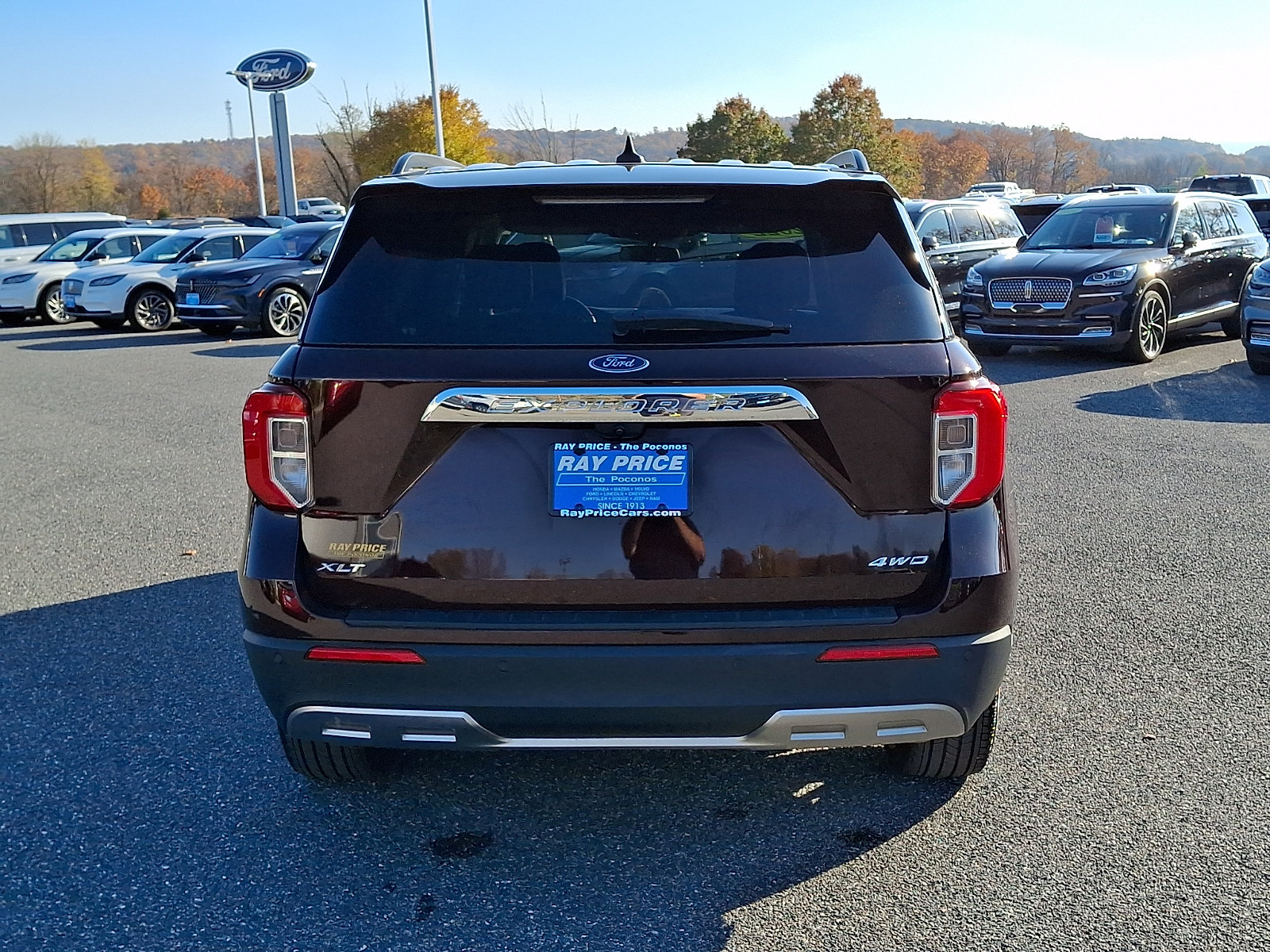 Certified 2022 Ford Explorer XLT w/ Equipment Group 202A AWD/4WD image 6