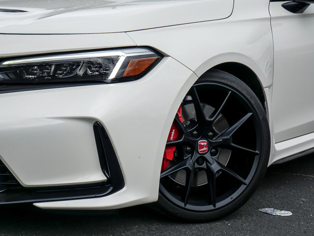 Used 2023 Honda Civic Type R image 3