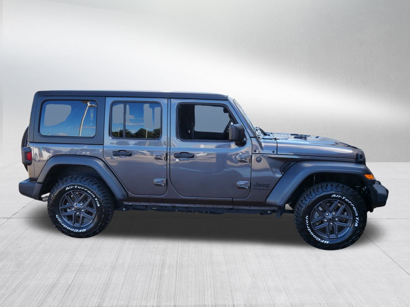 Used 2024 Jeep Wrangler Sport S image 6
