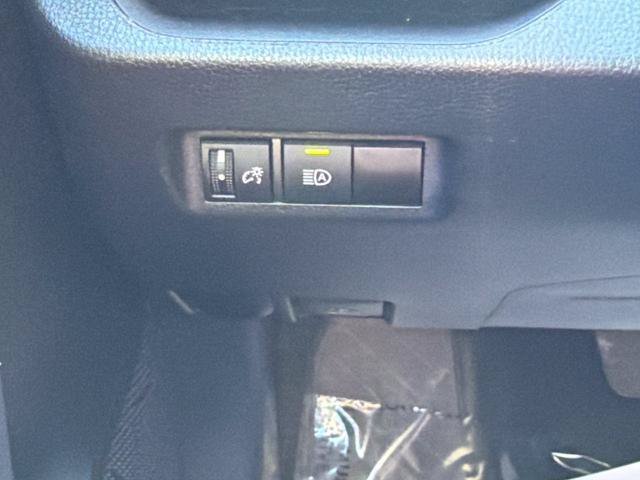 Used 2025 Toyota RAV4 XLE AWD/4WD image 23