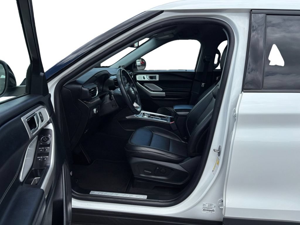 Certified 2022 Ford Explorer Limited w/ Limited Technology Package RWD image 14