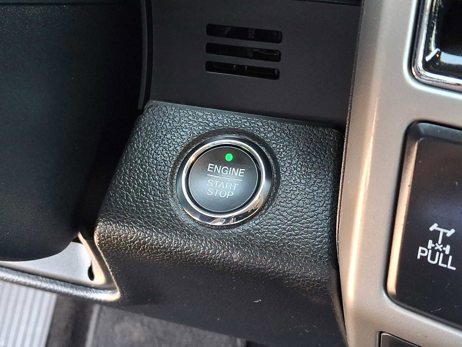 Certified 2019 Ford F150 Lariat w/ Equipment Group 502A Luxury image 25