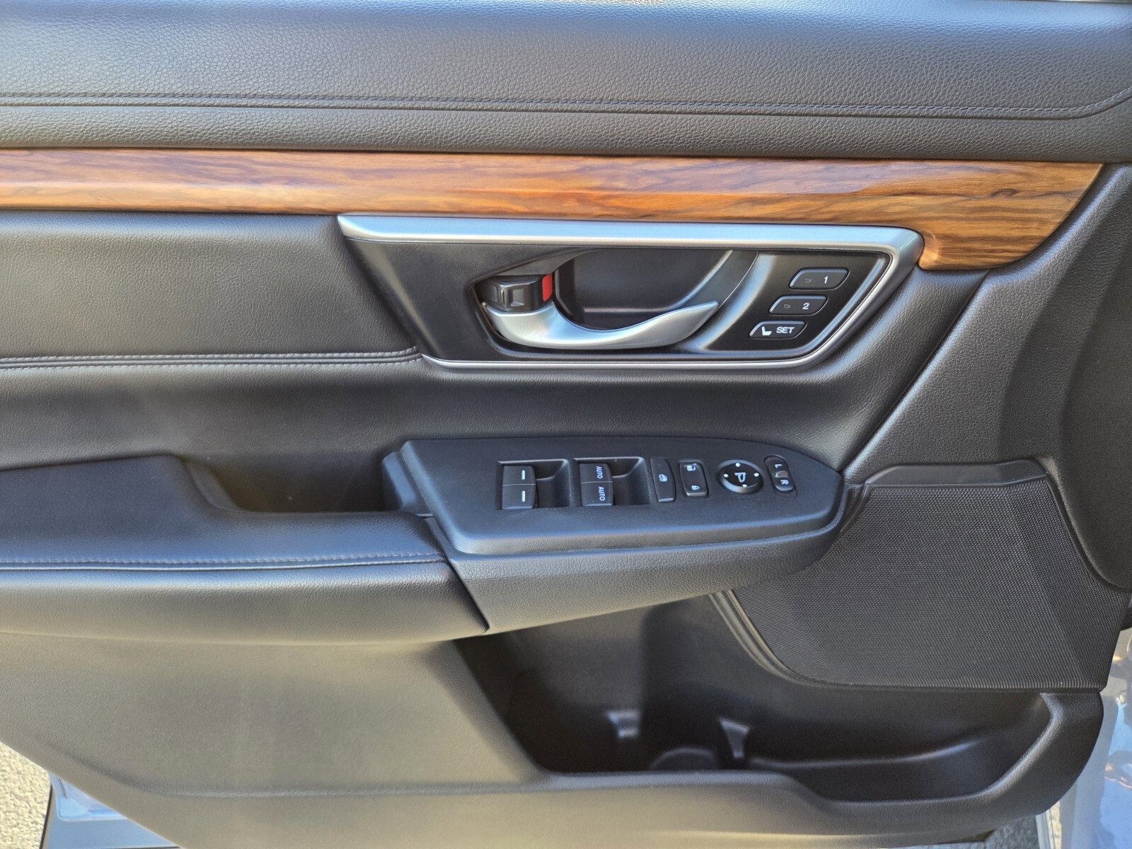 Used 2022 Honda CR-V Touring image 18