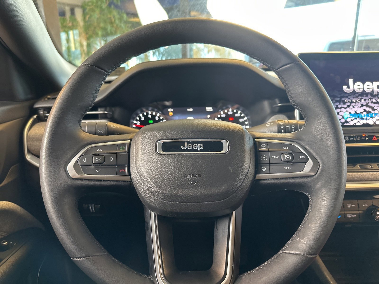 Used 2024 Jeep Compass Latitude image 16