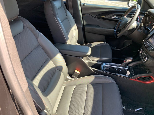 Used 2022 Chevrolet TrailBlazer RS w/ Technology Package AWD/4WD image 9