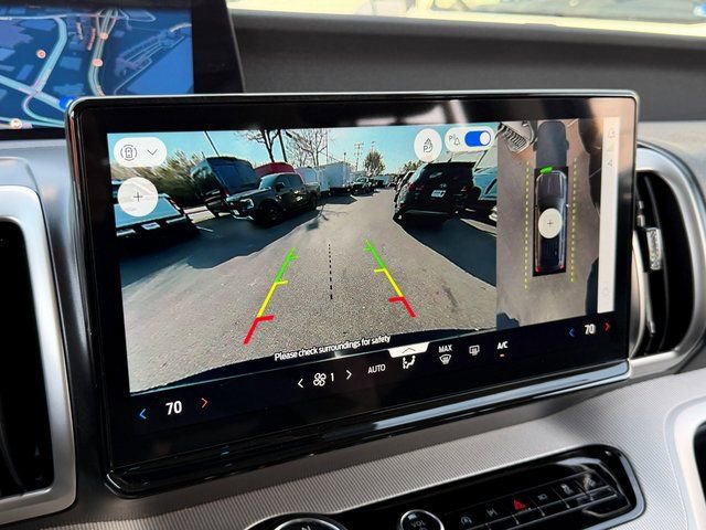 Certified 2025 Ford Expedition Active image 21