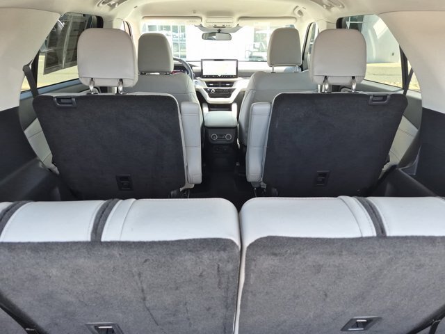 Certified 2025 Ford Explorer Active w/ Active Comfort Package AWD/4WD image 32