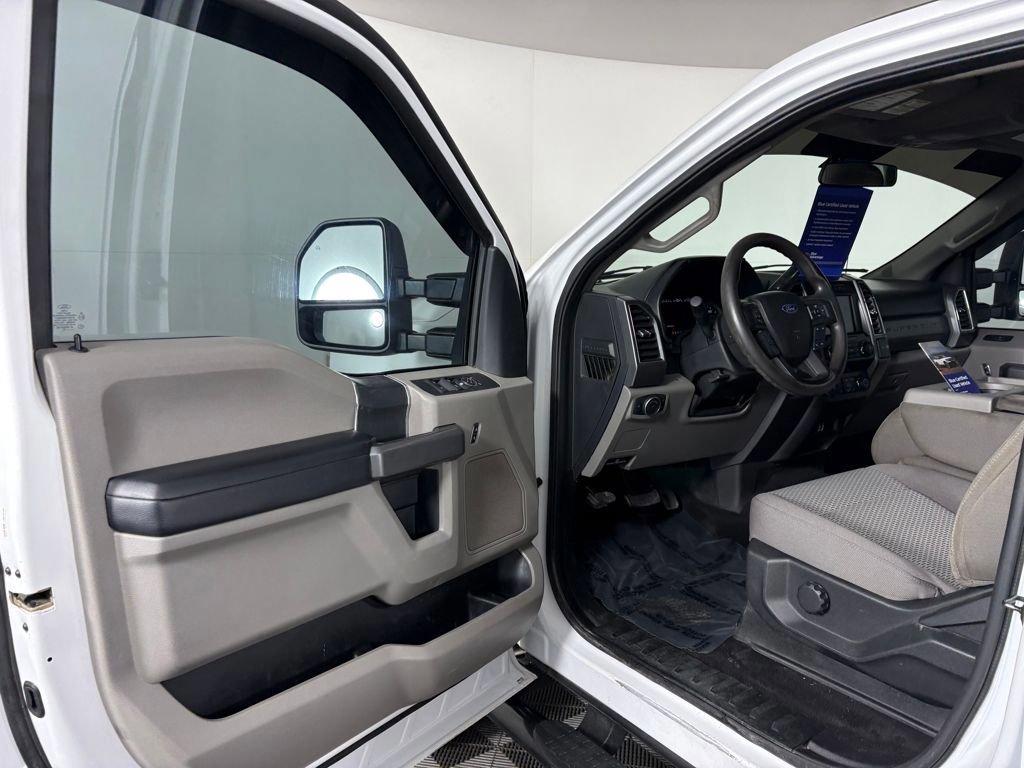 Certified 2019 Ford F250 XLT w/ Snow Plow Prep Package image 13