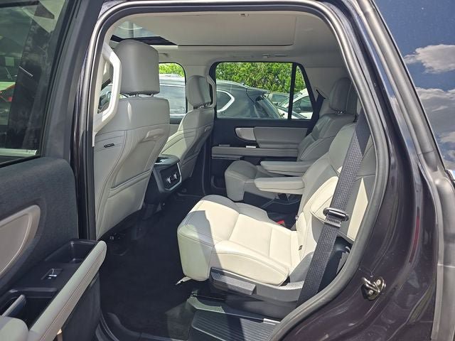 Certified 2025 Ford Expedition Active AWD/4WD image 12
